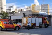 Incêndio em restaurante no Centro de Goiânia mobiliza bombeiros