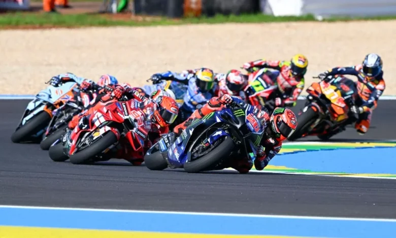 Piloto da Yamaha reduz perda em retas com desempenho superior em trechos sinuosos de Goiânia