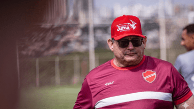 Guto Ferreira assume o Vila Nova com foco em novo acesso à elite
