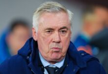 Nessa segunda-feira (16), João Pedro teve o nome exibido no telão da CBF, mas não foi anunciado por Carlo Ancelotti durante a leitura da lista. O Chelsea, nesta terça-feira (17), brincou com o ocorrido. O treinador percebeu a situação após o término da convocação e corrigiu a falha.nNas redes sociais, o Chelsea publicou um vídeo com lances do atacante e fez referência ao ocorrido. “João Pedro estrelando em: Quase Esqueceram de Mim”, escreveu o clube.nhttps://www.youtube.com/watch?v=TwRgFLzpLKAnO jogador foi chamado para os amistosos contra França e Croácia, marcados para o fim deste mês. Esta foi a última convocação de Ancelotti antes da definição da lista final para a Copa do Mundo.nnJoão Pedro nos BluesnJoão Pedro chegou ao Chelsea em junho do ano passado, durante a disputa da Copa do Mundo de Clubes, e teve papel importante na campanha do título. Até o momento, soma 44 partidas, com 21 gols e três assistências pelo clube inglês.nhttps://stories.cnnbrasil.com.br/esportes/cbf-e-jordan-apresentam-a-camisa-azul-da-selecao-para-a-copa-veja/