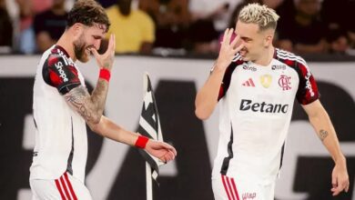 Autor de um golaço de falta na vitória do Flamengo sobre o Botafogo, neste sábado (14), no Estádio Nilton Santos, pela 6ª rodada do Campeonato Brasileiro, o zagueiro Léo Pereira vive expectativa por ser convocado para defender a Seleção Brasileira.nnApós a goleada do Flamengo, o zagueiro falou sobre a possibilidade de ser chamado para os próximos compromissos da Seleção Brasileira. O jogador está na pré-lista do técnico Carlo Ancelotti.nn"É um privilégio muito grande vestir a camisa do maior clube da América e disputar um clássico tão grande como Flamengo x Botafogo. Ainda mais ter um técnico da seleção brasileira nos olhando... É um sonho, deixei claro em muitas entrevistas, é um sonho meu e da minha família”, disse Léo Pereira.n“Nunca fui de ter frio na barriga, estou fazendo meu trabalho da melhor maneira e respeitando ao máximo a camisa do Flamengo, porque sei que isso me deixa mais perto (da Seleção)”, completou.nA convocação da Seleção Brasileira para os amistosos contra França e Croácia, nos dias 26 e 31 de março, respectivamente, será nesta segunda-feira (16), a partir das 15h30.nhttps://stories.cnnbrasil.com.br/esportes/brasil-enfrentara-panama-em-despedida-do-pais-antes-de-ir-a-copa-do-mundo/