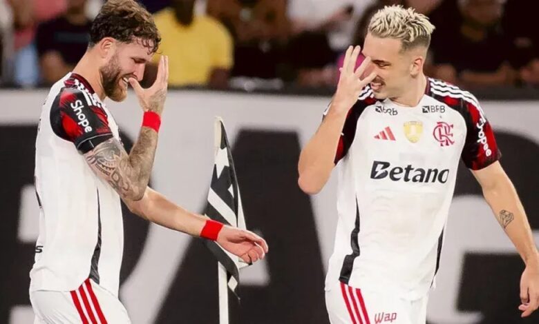 Autor de um golaço de falta na vitória do Flamengo sobre o Botafogo, neste sábado (14), no Estádio Nilton Santos, pela 6ª rodada do Campeonato Brasileiro, o zagueiro Léo Pereira vive expectativa por ser convocado para defender a Seleção Brasileira.nnApós a goleada do Flamengo, o zagueiro falou sobre a possibilidade de ser chamado para os próximos compromissos da Seleção Brasileira. O jogador está na pré-lista do técnico Carlo Ancelotti.nn"É um privilégio muito grande vestir a camisa do maior clube da América e disputar um clássico tão grande como Flamengo x Botafogo. Ainda mais ter um técnico da seleção brasileira nos olhando... É um sonho, deixei claro em muitas entrevistas, é um sonho meu e da minha família”, disse Léo Pereira.n“Nunca fui de ter frio na barriga, estou fazendo meu trabalho da melhor maneira e respeitando ao máximo a camisa do Flamengo, porque sei que isso me deixa mais perto (da Seleção)”, completou.nA convocação da Seleção Brasileira para os amistosos contra França e Croácia, nos dias 26 e 31 de março, respectivamente, será nesta segunda-feira (16), a partir das 15h30.nhttps://stories.cnnbrasil.com.br/esportes/brasil-enfrentara-panama-em-despedida-do-pais-antes-de-ir-a-copa-do-mundo/