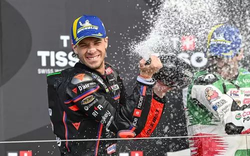 Bezzecchi domina em Goiânia e vence GP do Brasil de MotoGP