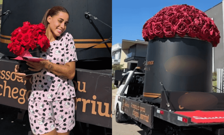 MC Lomma, 23, acordou de uma maneira bem diferente neste domingo (8): ela recebeu um caminhão com rosas vermelhas que parou na porta de sua casa e não conteve a alegria ao compartilhar o momento nas redes sociais.n"Como é bom ser amada aos berros. Te amo, amor da minha vida, Ronald", escreveu na legenda.nnRonaldo Belé é namorado da cantora e influenciadora, meio-campista da Portuguesa Santista, time da segunda divisão do Campeonato Paulista. Os dois assumiram o relacionamento em setembrp de 2025 quando fizeram uma viagem juntos a Maragogi, em Alagoas.nEntre os comentários no post de Lomma, a ex-dançarina e influenciadora Mariely Santos celebrou com a prima: "Tu merece, Pá", escreveu.nA cantora ficou famosa pelo single "Envolvimento", que foi um grande sucesso no Carnaval de 2018. Na época, ela fazia um grupo com as Gêmeas Lacração e o clipe da música viralizou nas redes sociais.nhttps://stories.cnnbrasil.com.br/entretenimento/como-e-feito-o-calculo-da-data-do-carnaval/nhttps://stories.cnnbrasil.com.br/entretenimento/como-e-feito-o-calculo-da-data-do-carnaval/