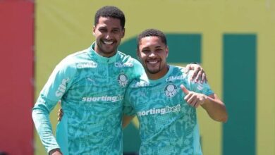 O Palmeiras contou com duas novidades na reapresentação do elenco nesta segunda-feira (16). O zagueiro Murilo e o atacante Vitor Roque fizeram parte da atividade no CT da Barra Funda e iniciaram a preparação para enfrentar o Botafogo.nEm recuperação avançada, Murilo e Vitor Roque treinaram com o grupo. O zagueiro foi desfalque contra Vasco e Mirassol por uma entorse no joelho esquerdo, ao passo que o atacante foi ausência por um trauma no tornozelo esquerdo.nnPortanto, seguindo o processo de evolução das respectivas lesões, ambos estarão de volta para o jogo do Palmeiras contra o Botafogo.nOs titulares da vitória sobre o Mirassol, no Allianz Parque, fizeram regeneração, enquanto o restante do elenco foi a campo e realizou atividades físicas, de fundamentos específicos e trabalhos técnicos em dimensões reduzidas.nO atacante Paulinho, em processo de recondicionamento físico, cumpriu cronograma no gramado com o Núcleo de Saúde e Performance.nPróximo confrontonO Palmeiras enfrenta o Botafogo na quarta-feira (18), às 19h, pela sétima rodada da Série A do Campeonato Brasileiro. Na perseguição ao líder São Paulo, o Verdão jogará novamente no Allianz Parque, sendo o segundo jogo da equipe na arena nesta temporada.nhttps://stories.cnnbrasil.com.br/esportes/brasileirao-2026-nao-e-o-unico-que-iniciou-em-janeiro-na-historia-relembre/