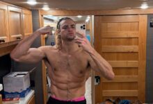 O ator Noah Centineo será responsável por interpretar o personagem principal do novo filme "John Rambo", focado na origem do personagem icônico das telonas, eternizado pelo astro Sylvester Stallone, 79, que desta vez estará nos bastidores como produtor executivo.nConhecido por papéis em dramas adolescentes de Hollywood como, por exemplo, em "Para Todos os Garotos que Já Amei", Noah Centineo assumirá o desafio em um novo gênero de filmes na franquia tão popular mundialmente.nO ator de 29 anos também protagonizou "O Encontro Perfeito". Recentemente, ele compartilhou uma foto nas redes mostrando a transformação de sua aparência física para interpretar Rambo. nnO longa será dirigido pelo finlandês Jalmari Helander, que já comandou "Sisu - Uma História de Determinação (2022)" e produzido pela Millenium Media.nNoah Centineo também já está escalado para interpretar o lutador Ken Masters na adaptação live-action de "Street Fighter da Legendary", ao lado de Jason Momoa e Andrew Koji.nEm agosto de 2025, o Radar informou que o intérprete original de John Rambo queria que Ryan Gosling vivesse o veterano da Guerra do Vietnã.n"Stallone estava de olho em Ryan há anos para o papel, e acha que ele teria sido uma escolha muito melhor do que Noah. Ele está basicamente furioso pelo filme seguir em frente  sem um peso-pesado de Hollywood envolvido", disse uma fonte em anônimo para o veículo.n"Ele ficou furioso quando descobriu que o estúdio escolheu Noah. Ele sentiu que Ryan traria uma profundidade e ousadia que honrariam o legado e, para ele, Noah não tem a mesma seriedade. Não é algo pessoal, mas ele é apenas extremamente protetor sobre Rambo".nAntes do anúncio de Noah Centíneo, Stallone já havia falado publicamente sobre a vontade de ver Ryan Gosling como Rambo. Em uma entrevista para o "Tonight Show", o veterano contou que a estrela de "Barbie" confessou que era uma criança obcecada pelo soldado e que já chegou a ir para a escola vestido como ele. "Ryan dizia que tinha muita ligação com o personagem e eu pensei: 'Se algum dia passar o bastão, vou passar para ele, porque ele ama o personagem'", disse na ocasião.