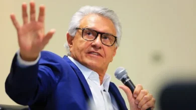 Caiado defende industrialização de minérios e critica exportação de produto
