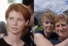 A atriz Cynthia Nixon, 60, intérprete de Miranda Hobbes na série "Sex and The City" (1998-2004), celebrou mais um ano ao lado da esposa, a ativista Christine Marinoni, no último domingo (24).nA famosa publicou uma sequência de fotos no Instagram dando um beijinho na bochecha da amada e complementou o post com uma homenagem.n"Minha esposa Christine e eu estamos juntas há 22 anos, mas hoje é nosso aniversário de casamento. Me apaixonar por Christine foi a melhor coisa que já fiz (depois de ter nossos filhos)", escreveu ela.nn"Para comemorar nosso aniversário, aqui estão algumas fotos da tia Ada se apaixonando por uma mulher linda e durona que conseguiu se aventurar na 'A Idade Dourada'", completou ela.nA legenda faz referência à sua personagem atual, Ada, da série "A Idade Dourada", da HBO.nVale ressaltar que Cynthia e Christine são mães de Seph Mozes, de 29 anos, e Charles Mozes, de 23, da relação da atriz com Danny Mozes, e de Max Nixon-Marinoni, de 15 anos.nnnnnnnnnnnnnVer essa foto no InstagramnnnnnnnnnnnnnnnnnnnnnnnUm post compartilhado por Cynthia Nixon (@cynthiaenixon)nnnnhttps://stories.cnnbrasil.com.br/entretenimento/nova-york-sex-and-the-city/