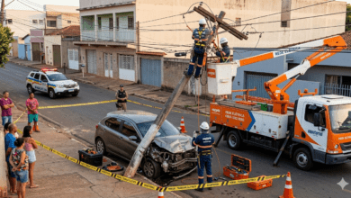 Colisões derrubam postes e deixam mais de 116 mil clientes sem energia em Goiás