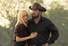 A Paramount+ divulgou nesta terça-feira (5) o trailer oficial da série "Rancho Dutton", novo spin-off de "Yellowstone". A produção chegará à plataforma de streaming no dia 15 de maio com os dois primeiros episódios.nAmbientada em Rio Paloma, no Texas, a produção acompanha Beth e Rip, interpretados por Kelly Reilly e Cole Hauser, em um novo capítulo de suas vidas. Nas primeiras imagens, vemos o casal se perguntando se será possível sobreviver no sul do Texas e encarando diversas reviravoltas no novo lar.nnSegundo a sinopse oficial, enquanto Beth e Rip lutam para construir um futuro juntos, longe dos fantasmas de Yellowstone, eles se deparam com novas realidades e um rancho rival disposto a tudo para proteger o próprio império.nAlém dos protagonistas, o elenco ainda conta com novos nomes e atores já conhecidos pelo público, como Ed Harris, Annette Bening, Finn Little, Juan Pablo Raba, Jai Courtney, J.R. Villarreal, Marc Menchaca e Natalie Alyn Lind.nAssista ao trailer oficial de "Rancho Dutton", spin-off de "Yelowstone"nhttps://www.youtube.com/watch?v=qgb0HI4geBIn*Sob supervisão de Gabriela Maraccini, da CNN Brasilnhttps://stories.cnnbrasil.com.br/entretenimento/yellowstone-chega-ao-fim-conheca-os-spin-offs-e-o-que-esta-por-vir/