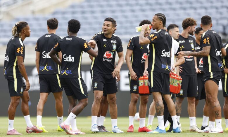 Será um verdadeiro caldeirão cultural em Nova Jersey, com Marrocos e Haiti se juntando a Brasil e Senegal ao estabelecerem seus centros de treinamento no estado para a Copa do Mundo deste verão, informou o The Athletic nesta terça-feira (5).nBrasil, Marrocos e Haiti foram sorteados no Grupo C do torneio.nnA Seleção Brasileira ficará baseada no centro de treinamento do New York Red Bulls, em Morris Township, antes de seus dois primeiros jogos da fase de grupos: no dia 13 de junho, em East Rutherford (Nova Jersey), e no dia 19 de junho, na Filadélfia.nMarrocos montará sua base na Pingry School, uma escola preparatória privada próxima a Bridgewater Township, enquanto se prepara para sua estreia na fase de grupos contra o Brasil, em East Rutherford.nO Haiti ficará baseado na Stockton University, em Galloway — local que recebeu o Flamengo na Copa do Mundo de Clubes. A equipe haitiana estreia no dia 13 de junho contra a Escócia, em Foxborough (Massachusetts), antes de enfrentar o Brasil na Filadélfia.nJá Senegal, que está no Grupo I, terá como base a Rutgers University, em Piscataway, enquanto se prepara para jogos consecutivos em East Rutherford: no dia 16 de junho contra a França e no dia 22 de junho contra a Noruega.nhttps://stories.cnnbrasil.com.br/esportes/brasil-e-o-6o-favorito-ao-titulo-da-copa-do-mundo-diz-supercomputador/