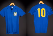 Camisa de Pelé usada na final de 1958 vai a leilão em Nova York