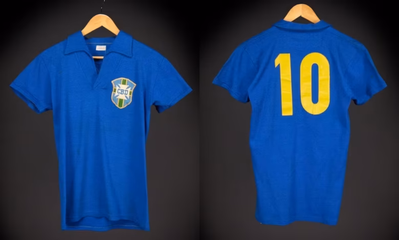 Camisa de Pelé usada na final de 1958 vai a leilão em Nova York